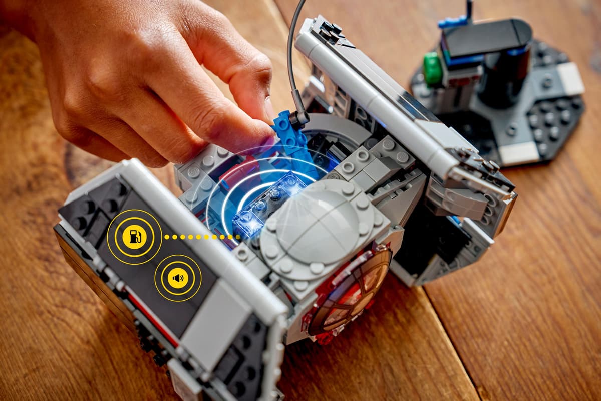 SMART Play™ le TIE Fighter™ de Dark Vador